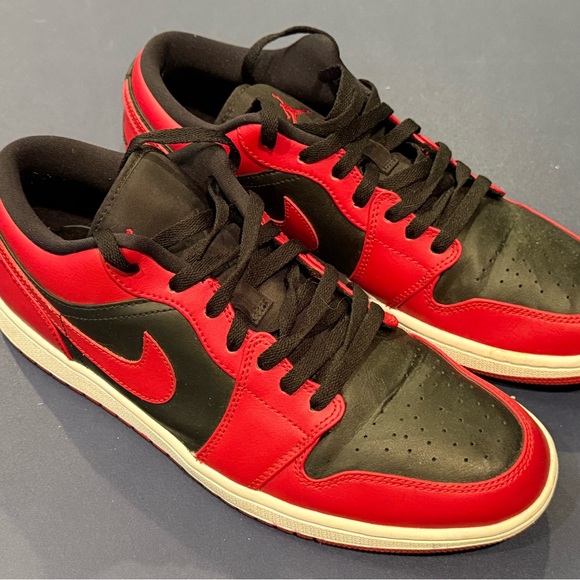 Air Jordan 1 Low Men's Size 11.5 Black/Varsity Red-Summit White 553558-067 - Picture 1 of 12